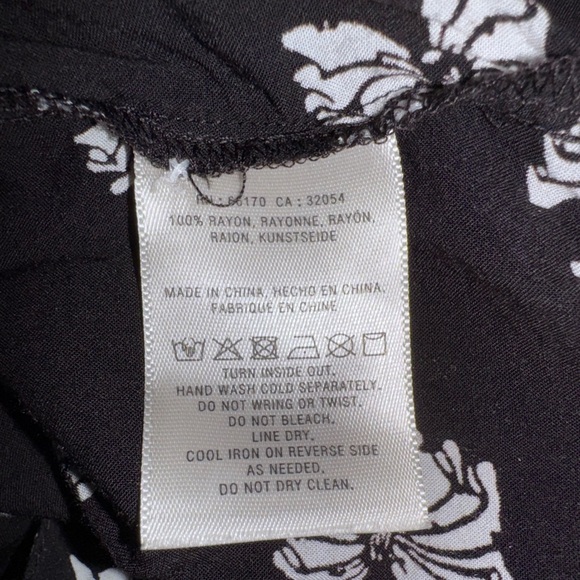 Maeve Anthropologie Emory Black White Bow Print Button Down Blouse Shirt Size 8 - Picture 7 of 7